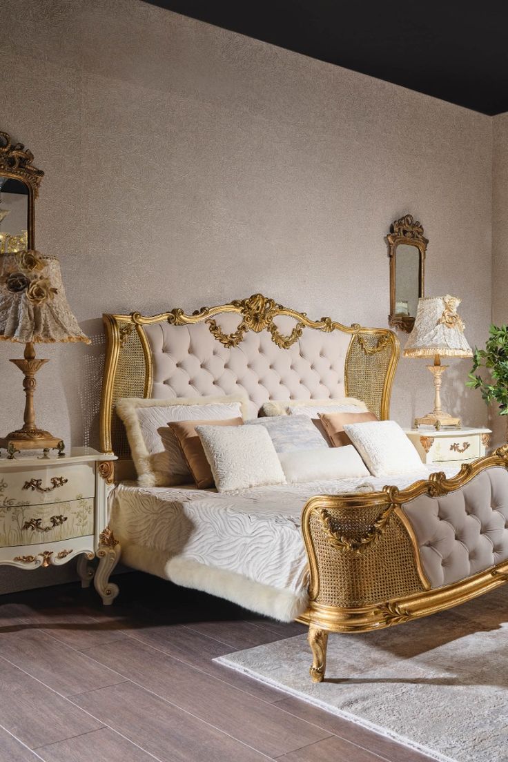 Classic Royal Bed Set
