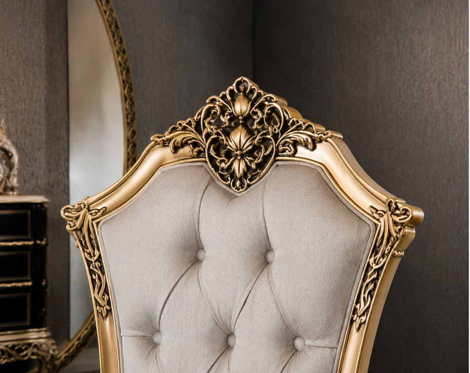 Classic Royal dining set with luxury dining table and chairs