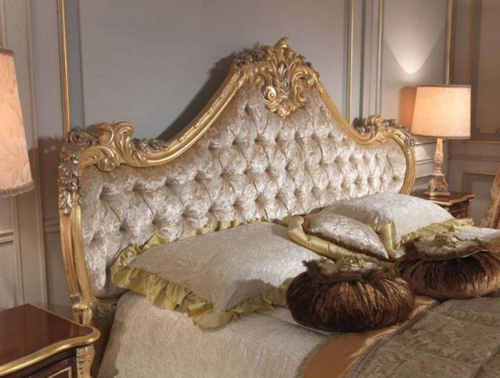 Classic bed set